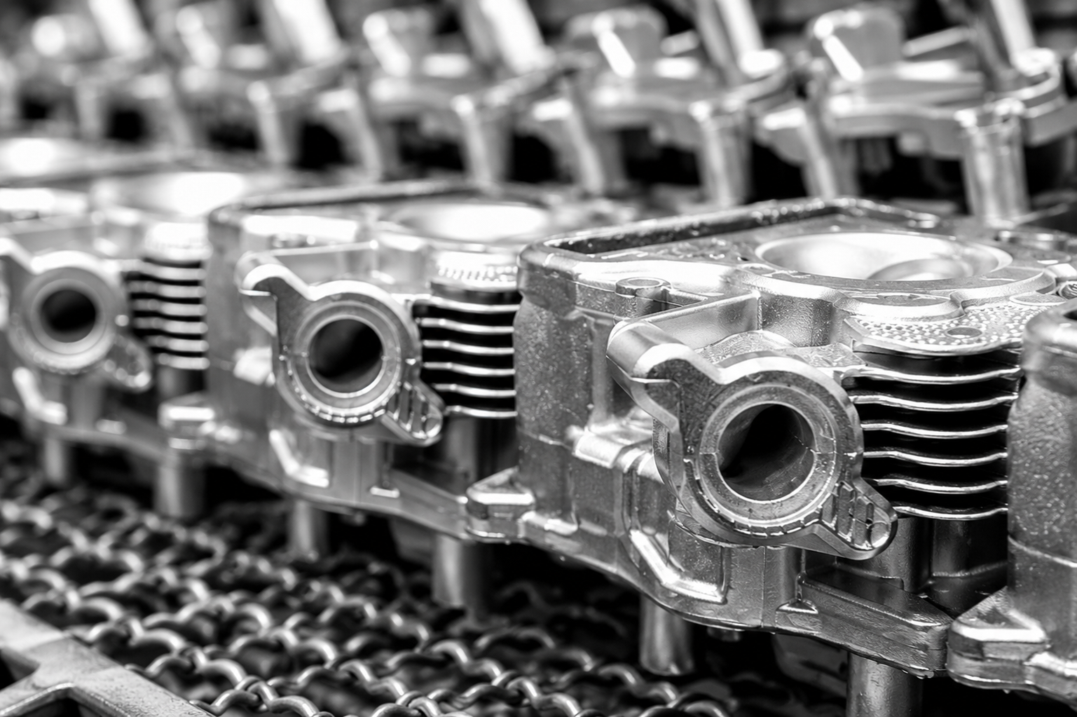 Automotive engine cylinder head component